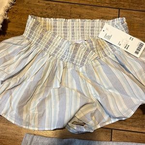 urban outfitters shorts, xs, new w tag, older style, great condition, no stains